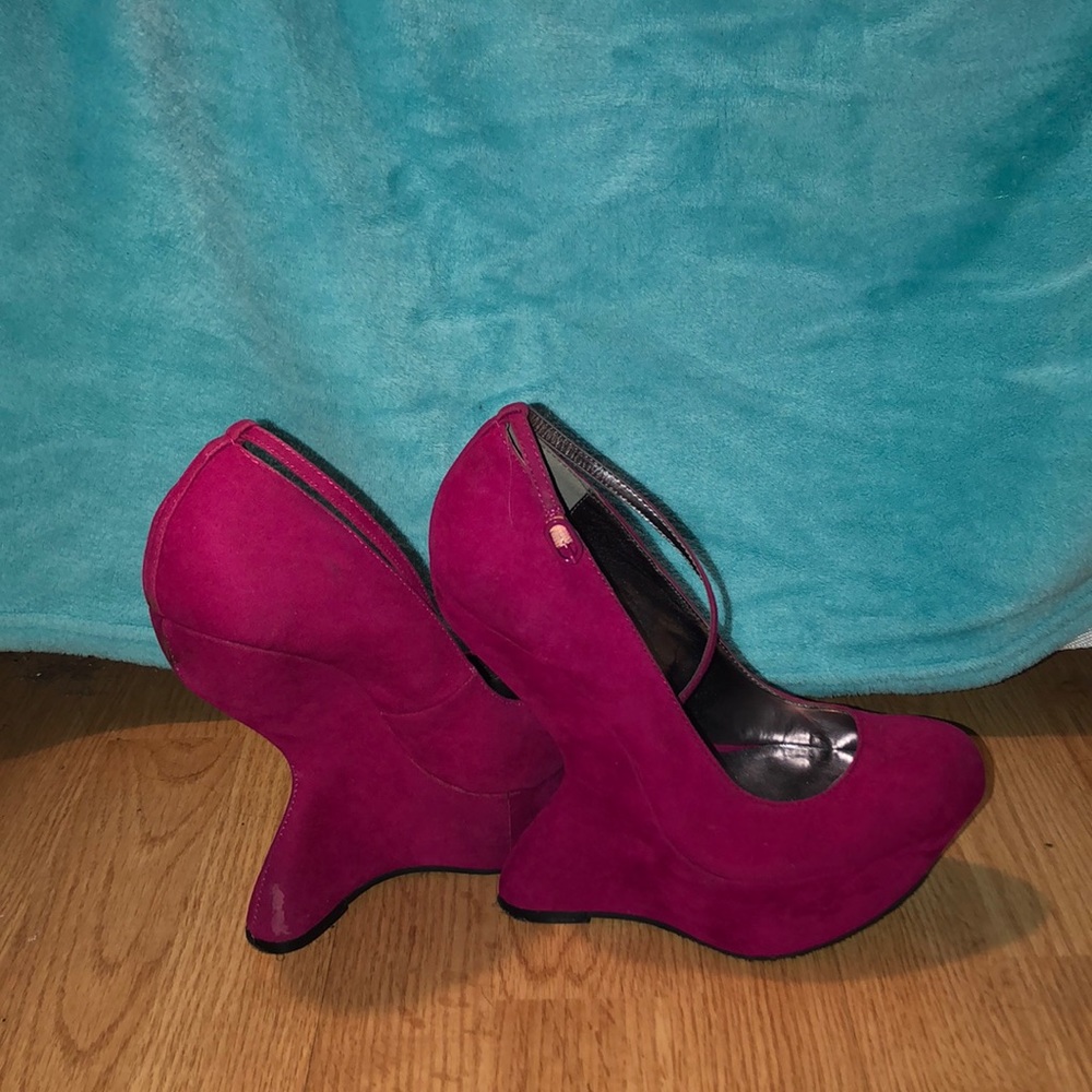 Steve Madden fuchsia heels.